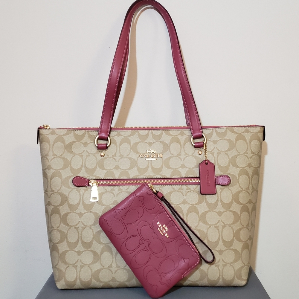 NWT! COACH LIQUIDATION SALE!! PRICES 50% OFF NOW!!!